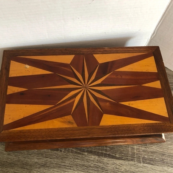 Handmade Wooden Keepsake Box - Picture 4 of 11